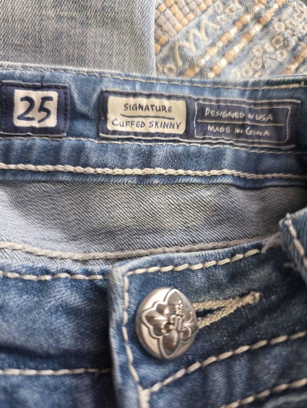 Miss Me Signature Cuffed Skinny Denim Jeans Light Wash Embroidered Size 25 - Picture 12 of 13